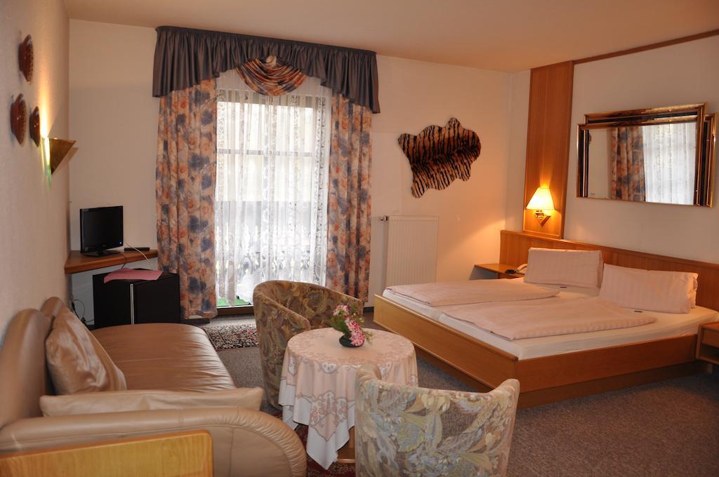 Hotel Fasold Sulzfeld  Стая снимка