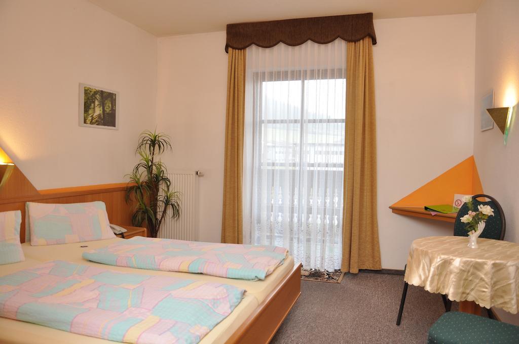 Hotel Fasold Sulzfeld  Стая снимка