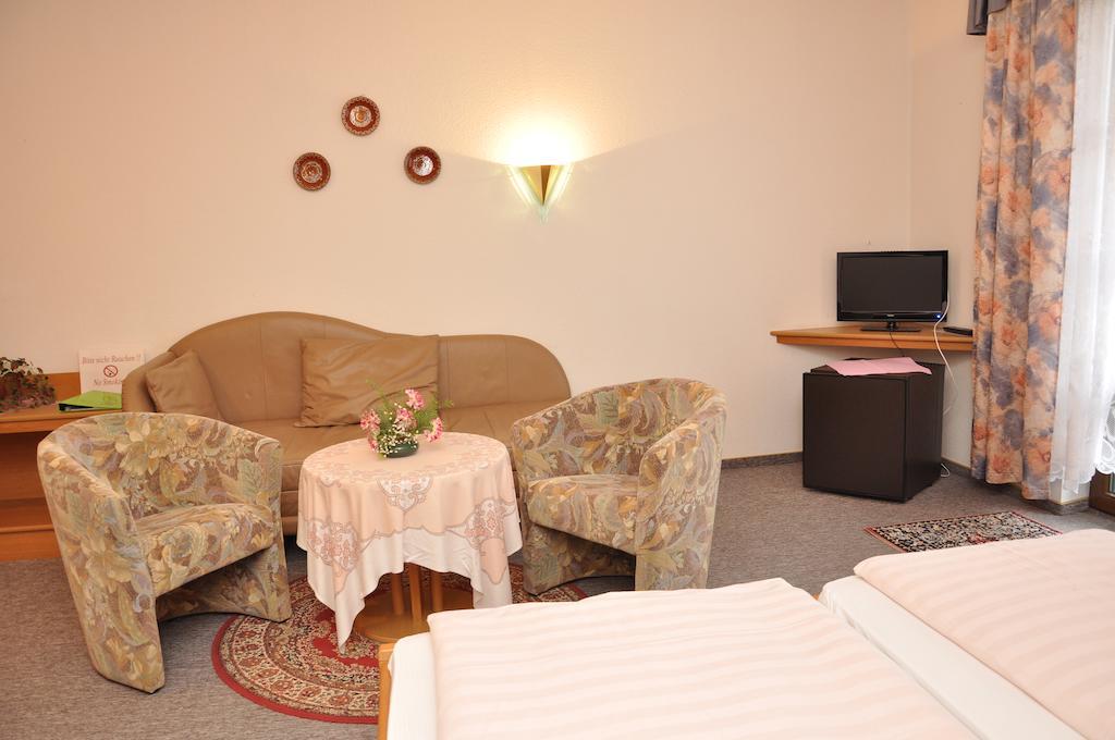 Hotel Fasold Sulzfeld  Стая снимка