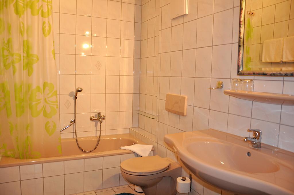 Hotel Fasold Sulzfeld  Стая снимка