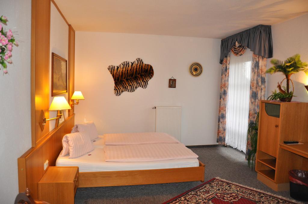 Hotel Fasold Sulzfeld  Стая снимка